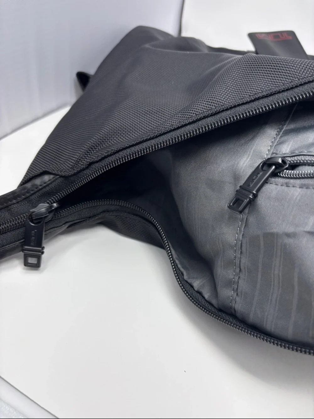 Tumi Black Nylon Travel Duffel with Shoulder Strap - Picture 4 of 4